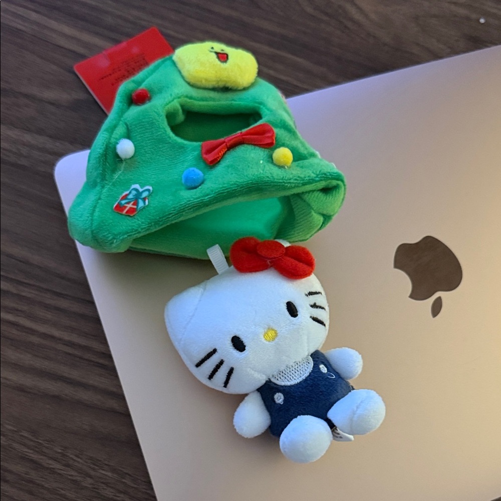 Hello Kitty Christmas Plush Keychain! Nwt - Picture 2 of 4